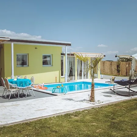 Villa Lux *